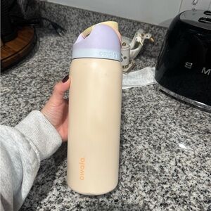 Owala Sandy Shores 32 oz Water Bottle